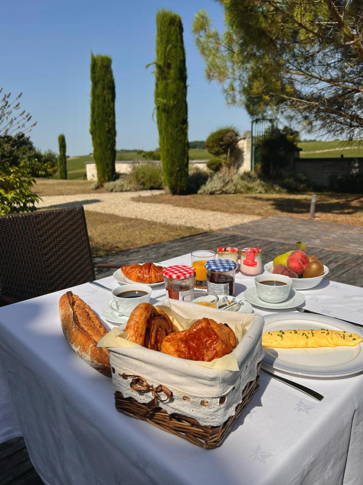 Le Relais De Saint-Preuil, The Originals Relais Vignes Du Cognac Hotel Eksteriør billede